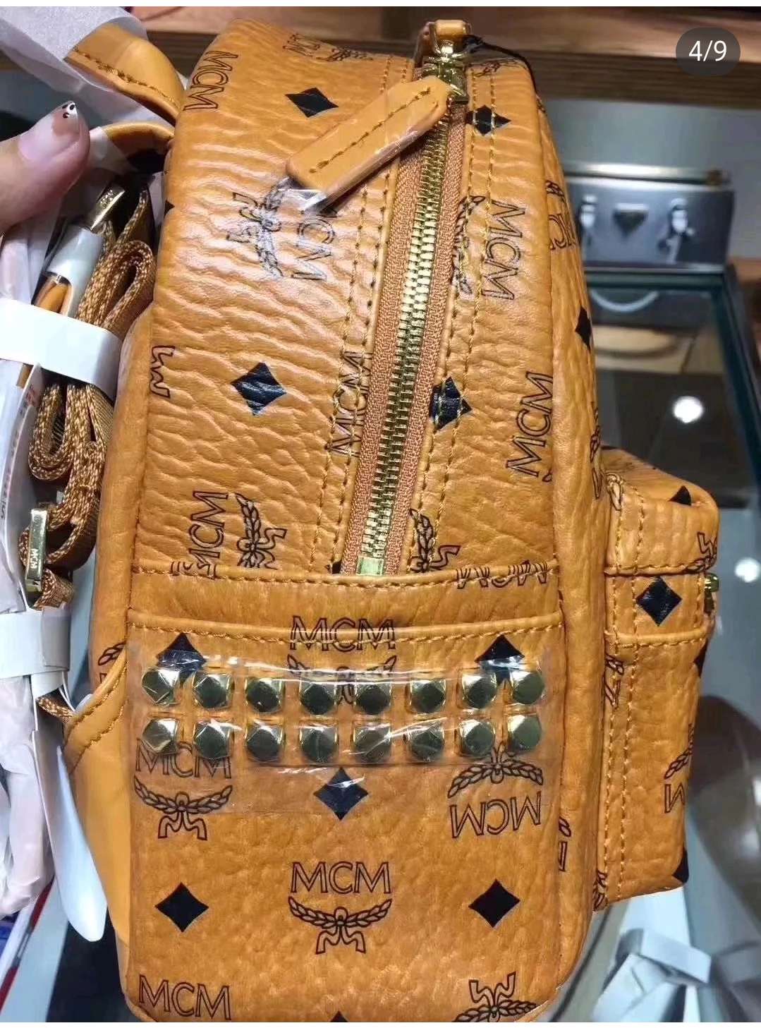 MCM的双肩包你入了吗？出门旅行凹造型完美胜任！