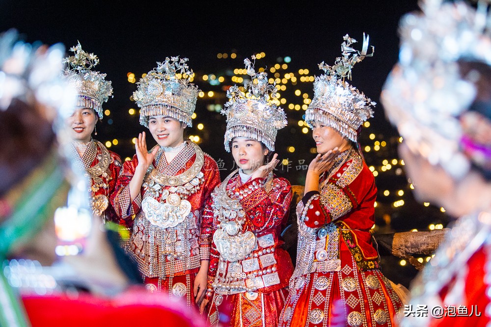 贵州租苗服多少钱,贵州景区租苗服