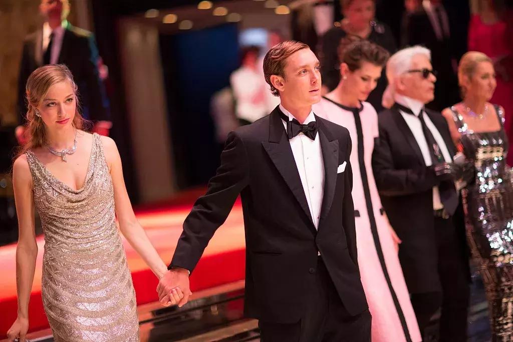 能嫁给王子的从来就不是“灰姑娘”，一起来看这场举办在世界五大宫殿之一的世纪梦幻婚礼吧