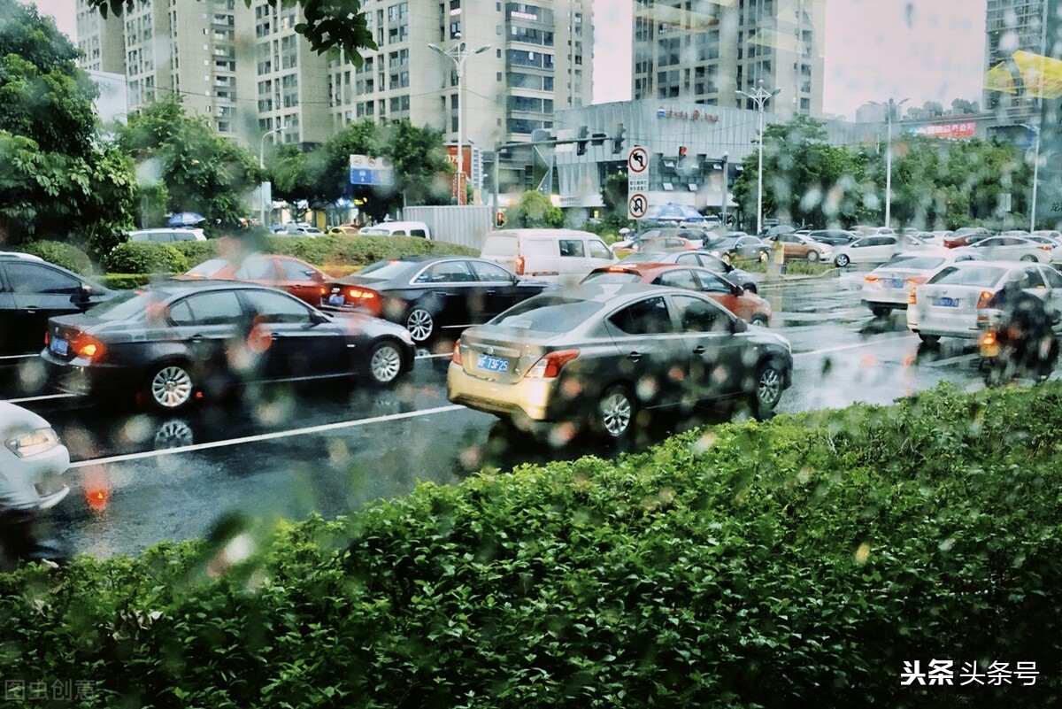 下雨天鸡用啥药预防,高温天气鸡容易得什么病