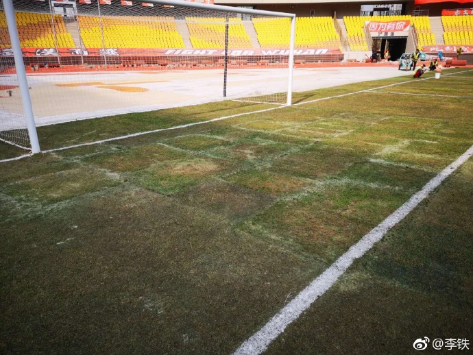 李铁谈延期:自己都觉得丢人球场运营商不能只想着赚钱