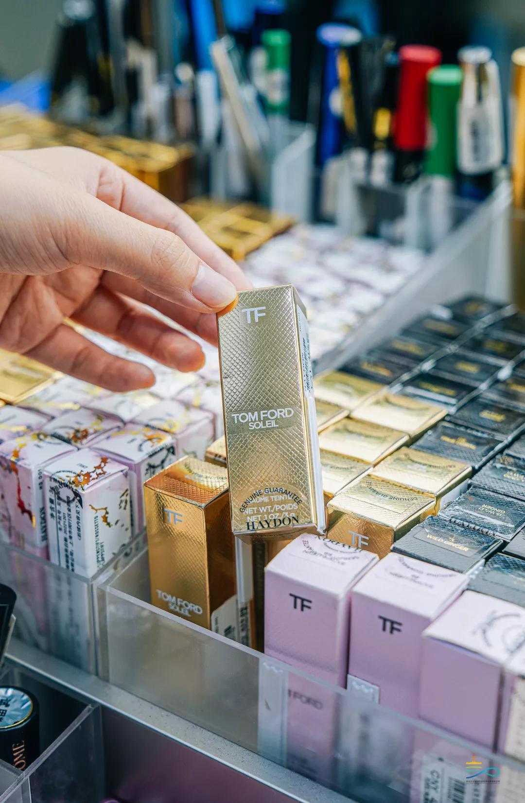 武汉大牌美妆品牌,黑洞高端美妆