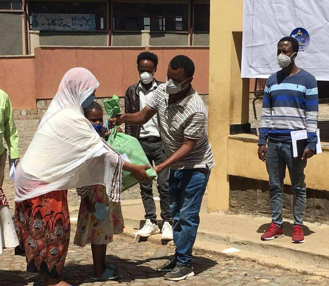 在五分之一人口营养不良的非洲，我们为孩子们提供了五年免费午餐