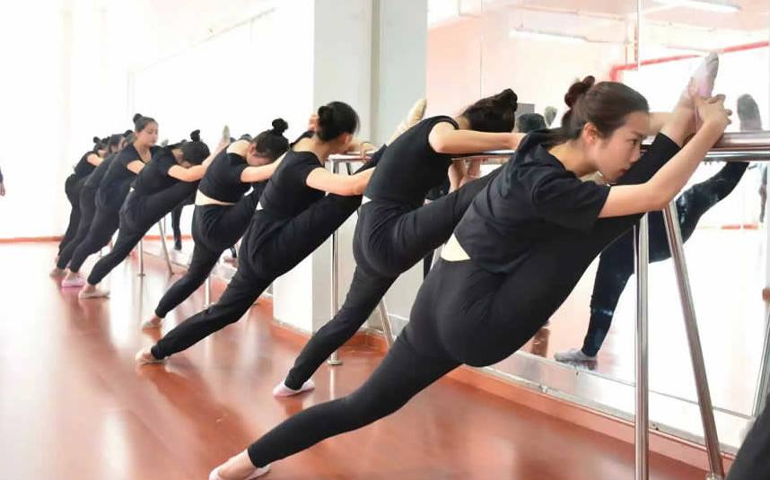 幼儿园老师班群错发消息来不及撤回,家长很“懂事”:咱们都明白