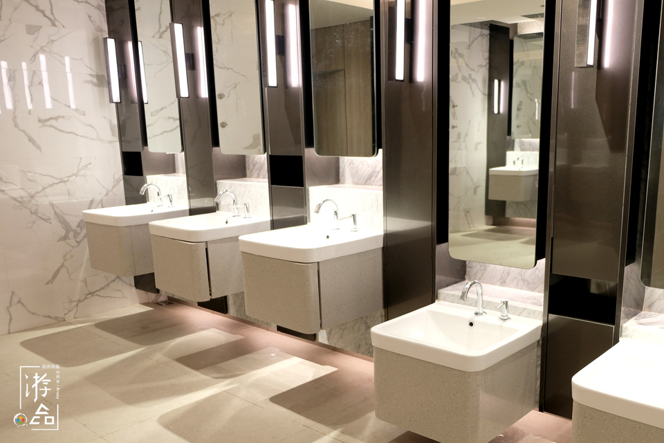 紧到说，重庆话最富有生命力的动词：解手，打王逛，达扑爬