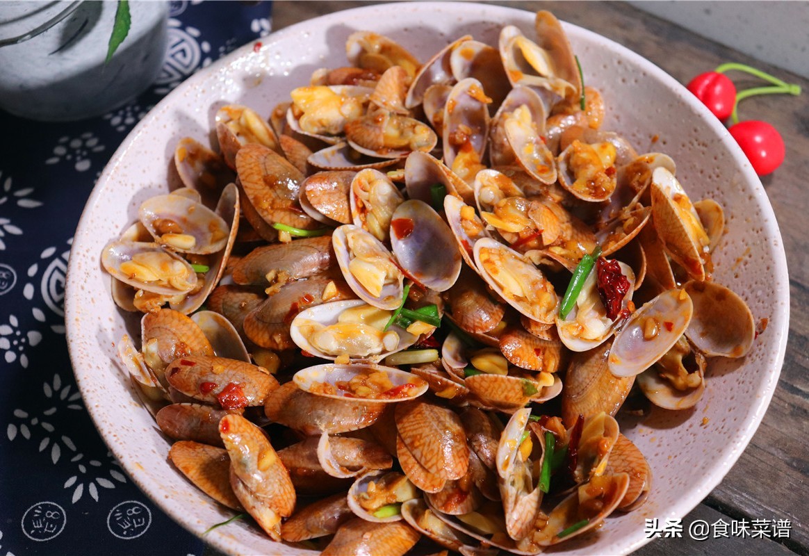 花甲怎么吐沙子最快最有效,洗花甲时教你一招花甲自动吐沙