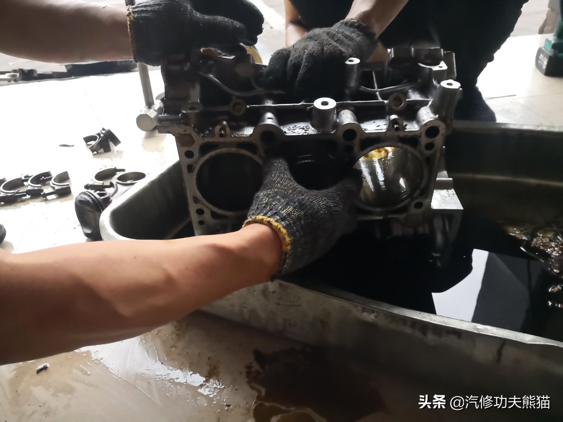 奥迪a8l烧机油严重有什么征兆,奥迪a8l烧机油现象普遍吗