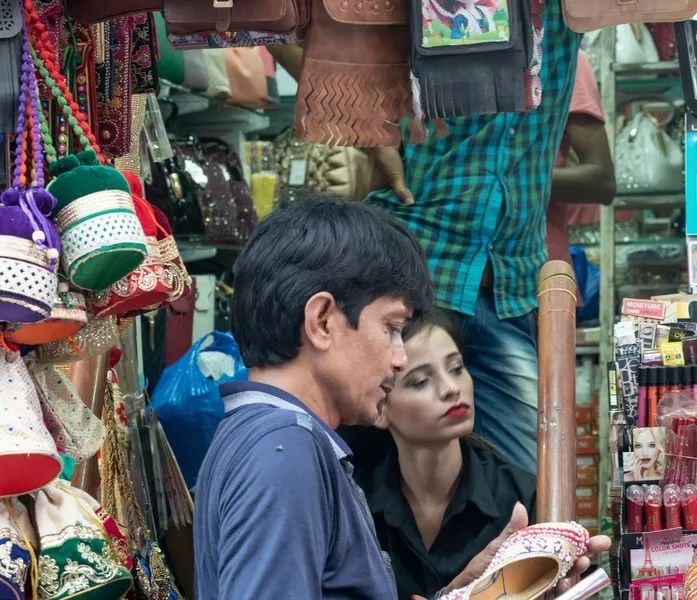 印度加尔各答地铁列车,印度火车站加尔各答