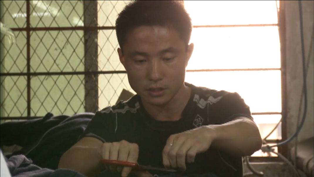 12年前的东莞制衣厂，一栋楼里17家工厂，1平米月租金10块