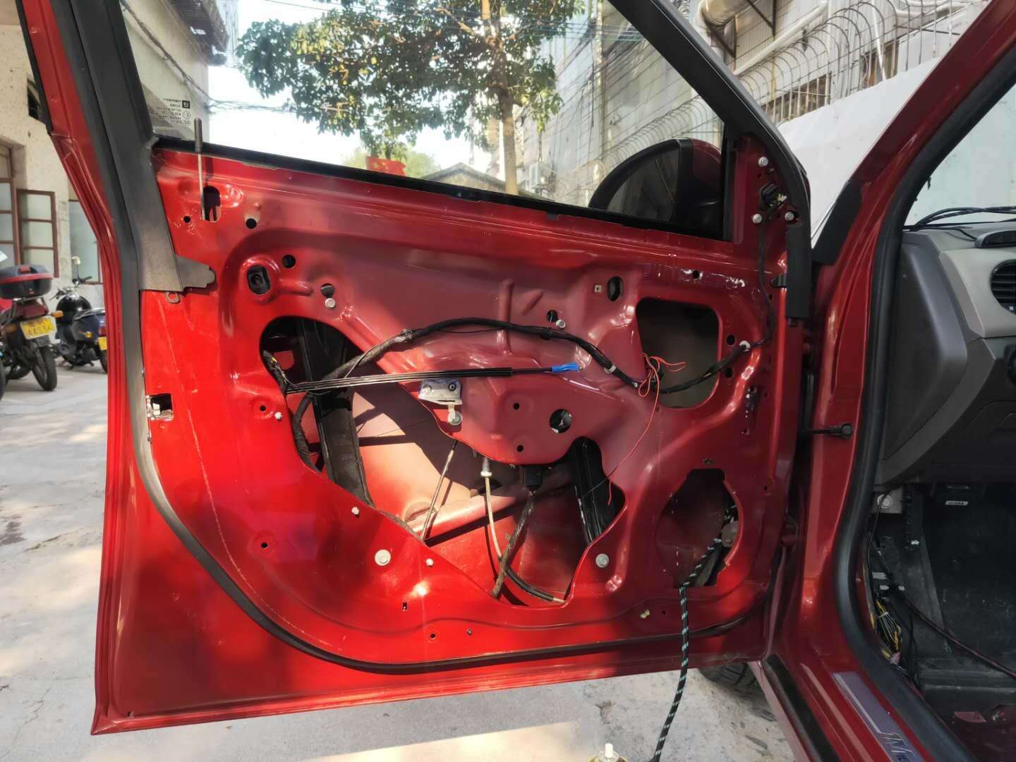 雪佛兰科鲁兹改装音响效果,雪佛兰科鲁兹改装效果视频