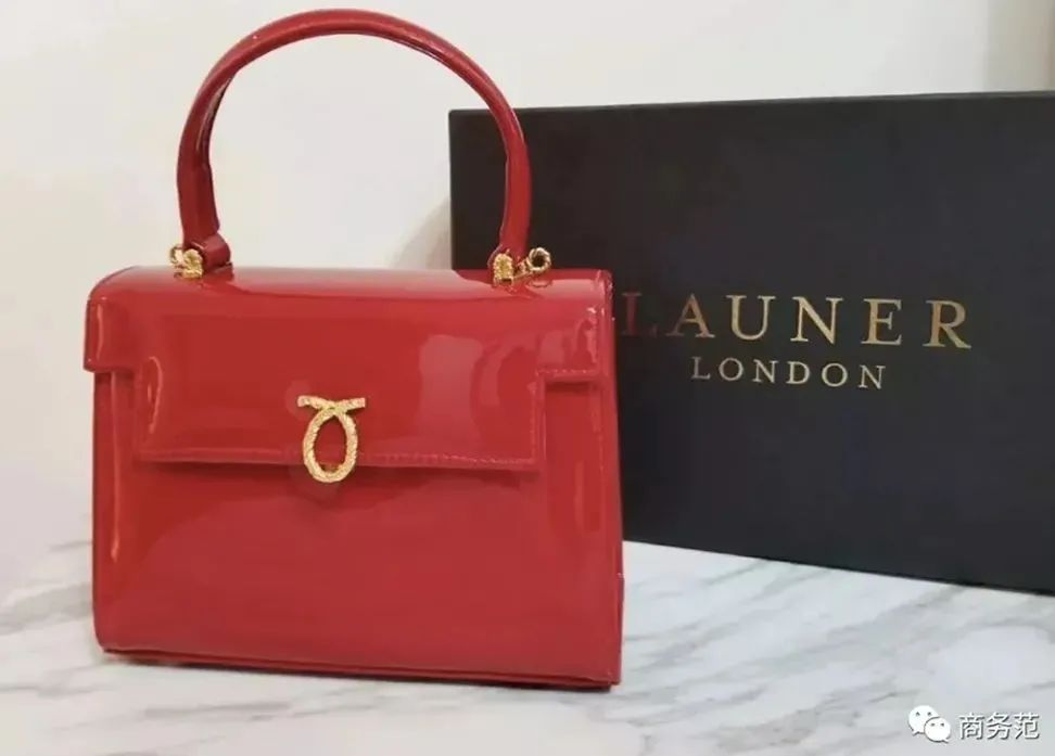 英国女王拿过的包包,英国伊丽莎白女王二世包包