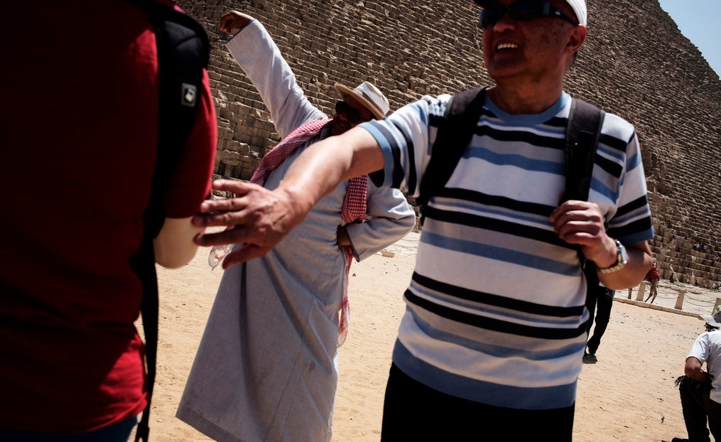 国内游客在国外被侵犯,中国游客去国外旅行被遇到抢劫犯