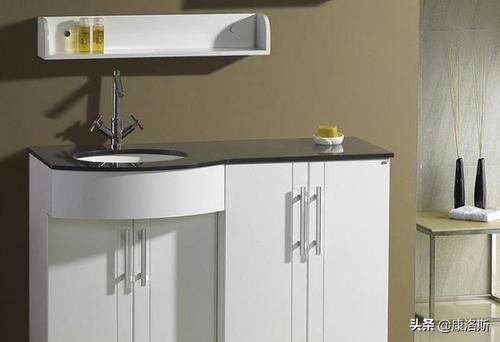 浴室柜材质橡木和太空铝的哪种好,卫生间干区浴室柜用什么材质柜子