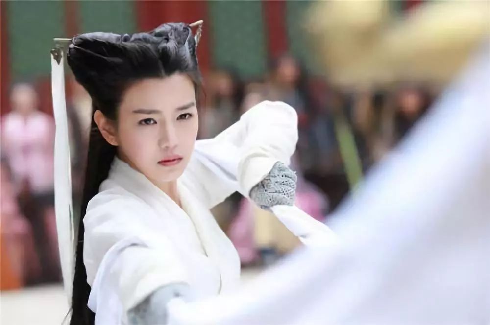 新版《神雕侠侣》小龙女海报曝光，网友：为什么不是贾玲演？