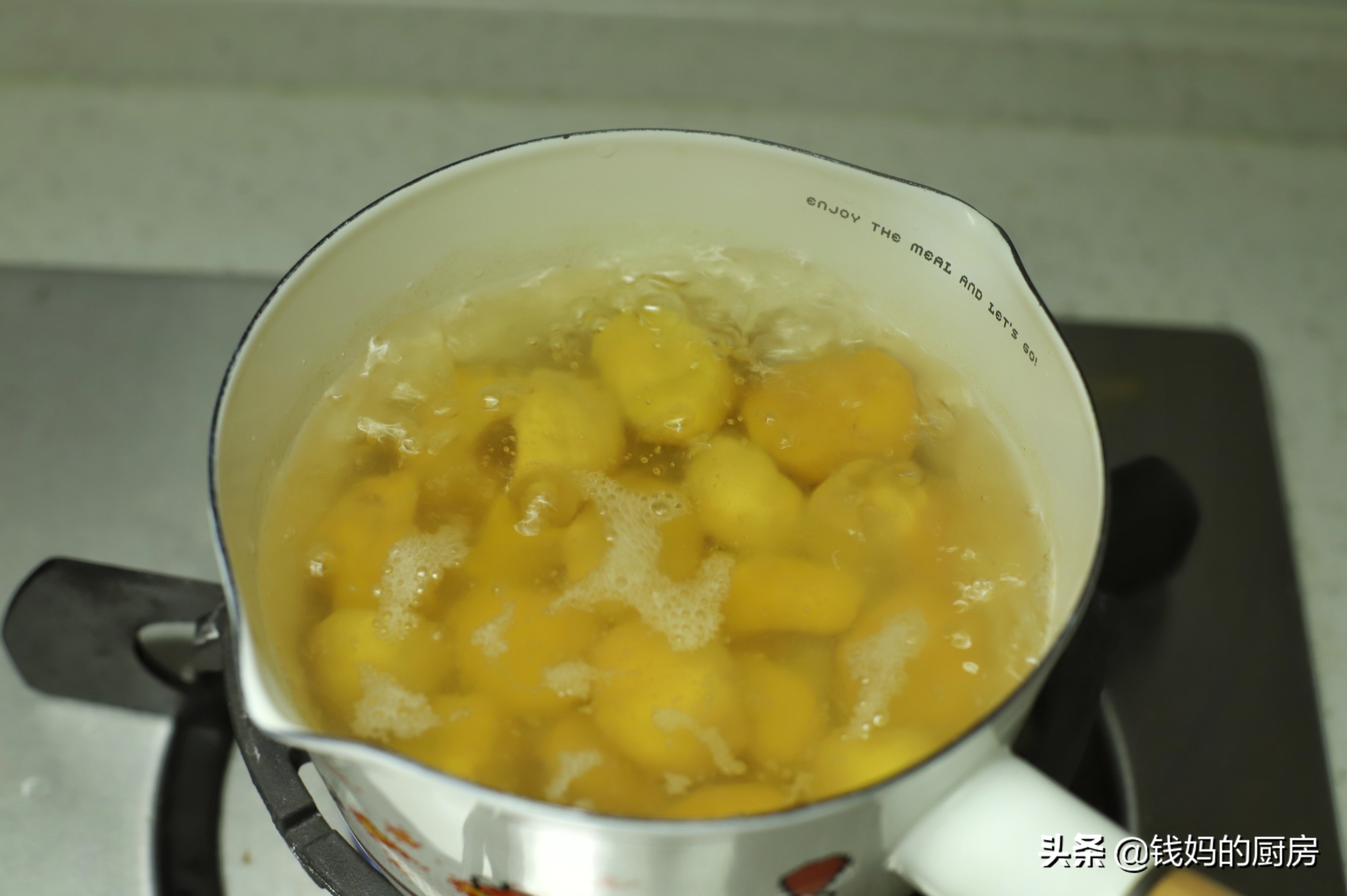 板栗焖鸡肉好吃,板栗烧个鸡简单又好吃