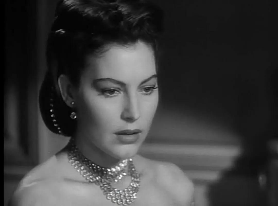 靠身体上位，用美色逼*夫情**离婚：艾娃·加德纳的私生活，太乱了