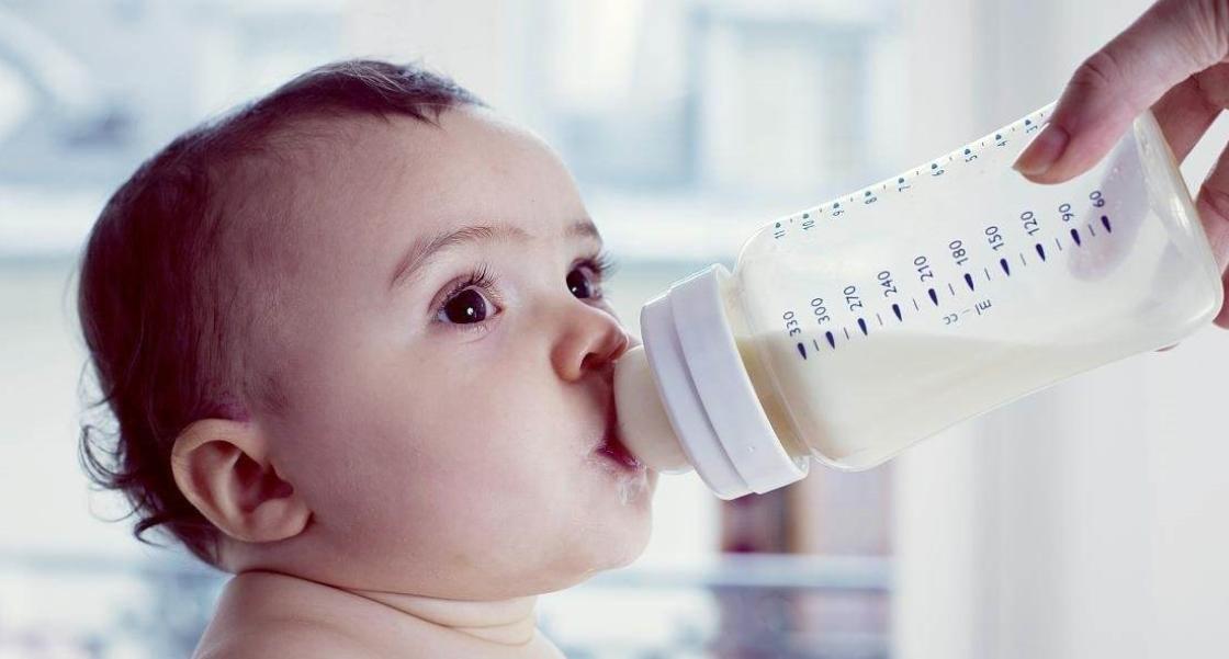 宝宝不吃奶是胀气还是厌奶期,宝宝厌奶期一直不吃奶怎么办