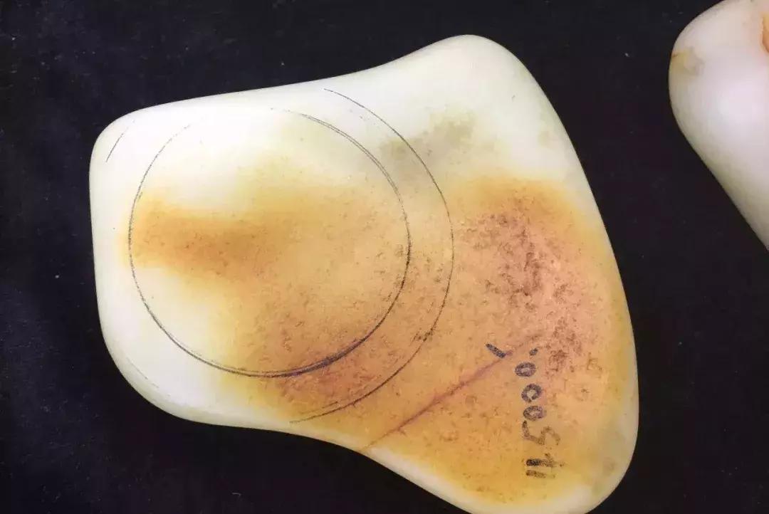 一招鉴别俄料和籽料,最简单鉴别俄糖料