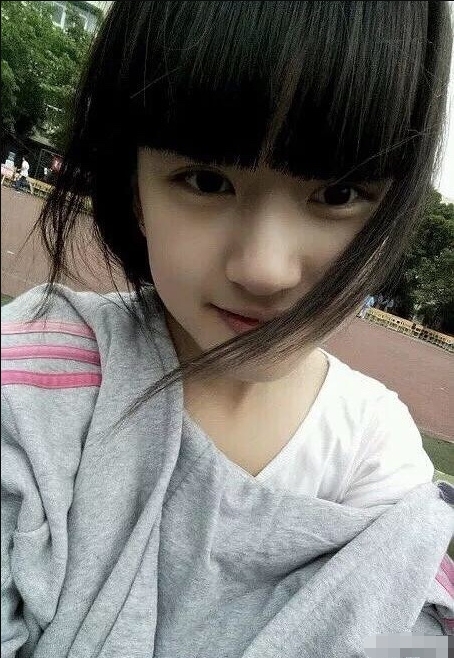 当大家看到赵露思以前照片,2018年的赵露思照片