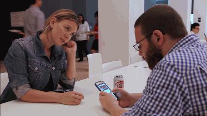 手机便携防摔隐形稳固支架多功能,手机玩久了手指弯曲