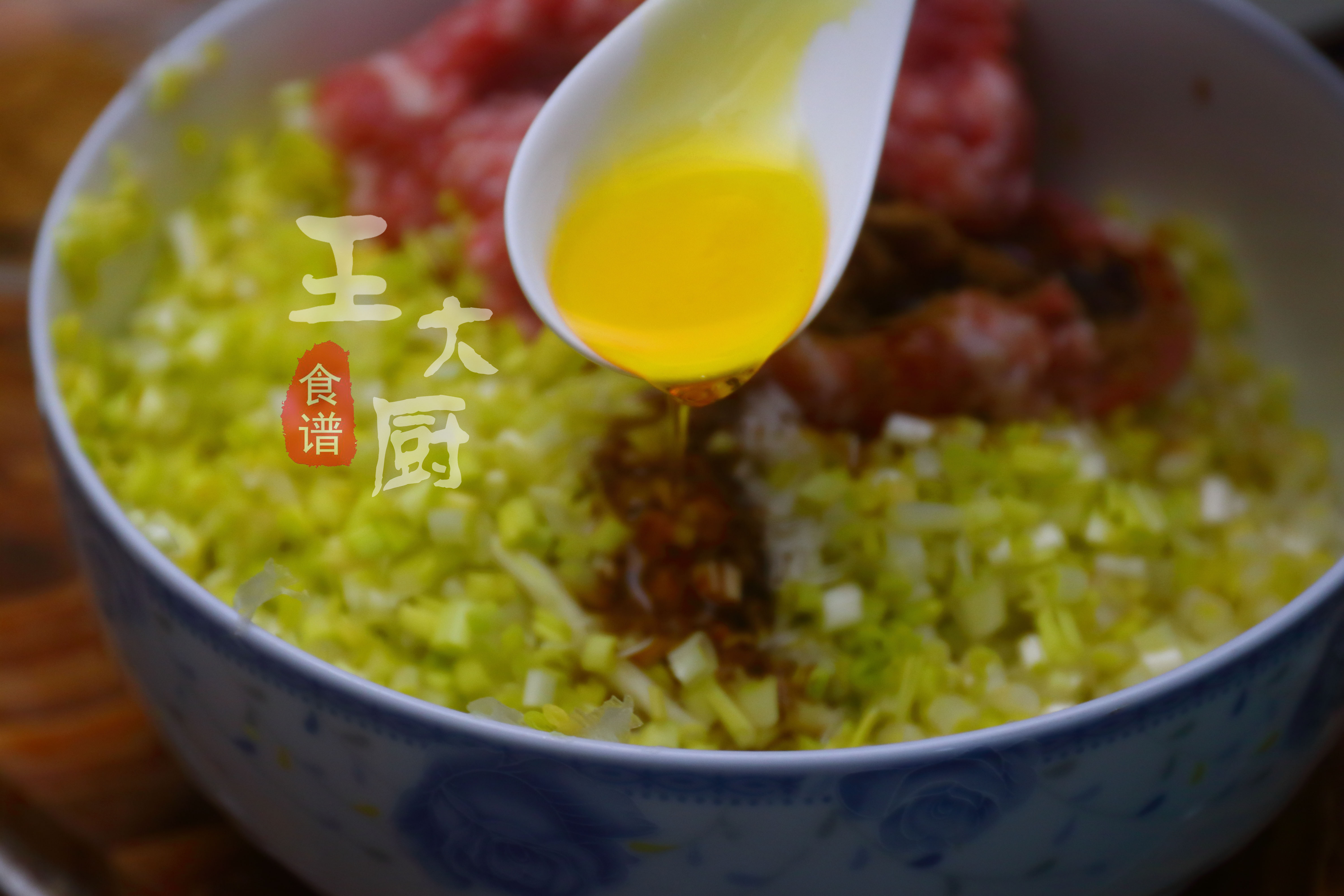 蒜苗包饺子的做法大全,羊肉蒜苗蒸饺馅怎么调最好吃