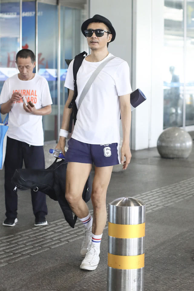 朴树戴帽子演唱会现场版完整版,朴树走机场