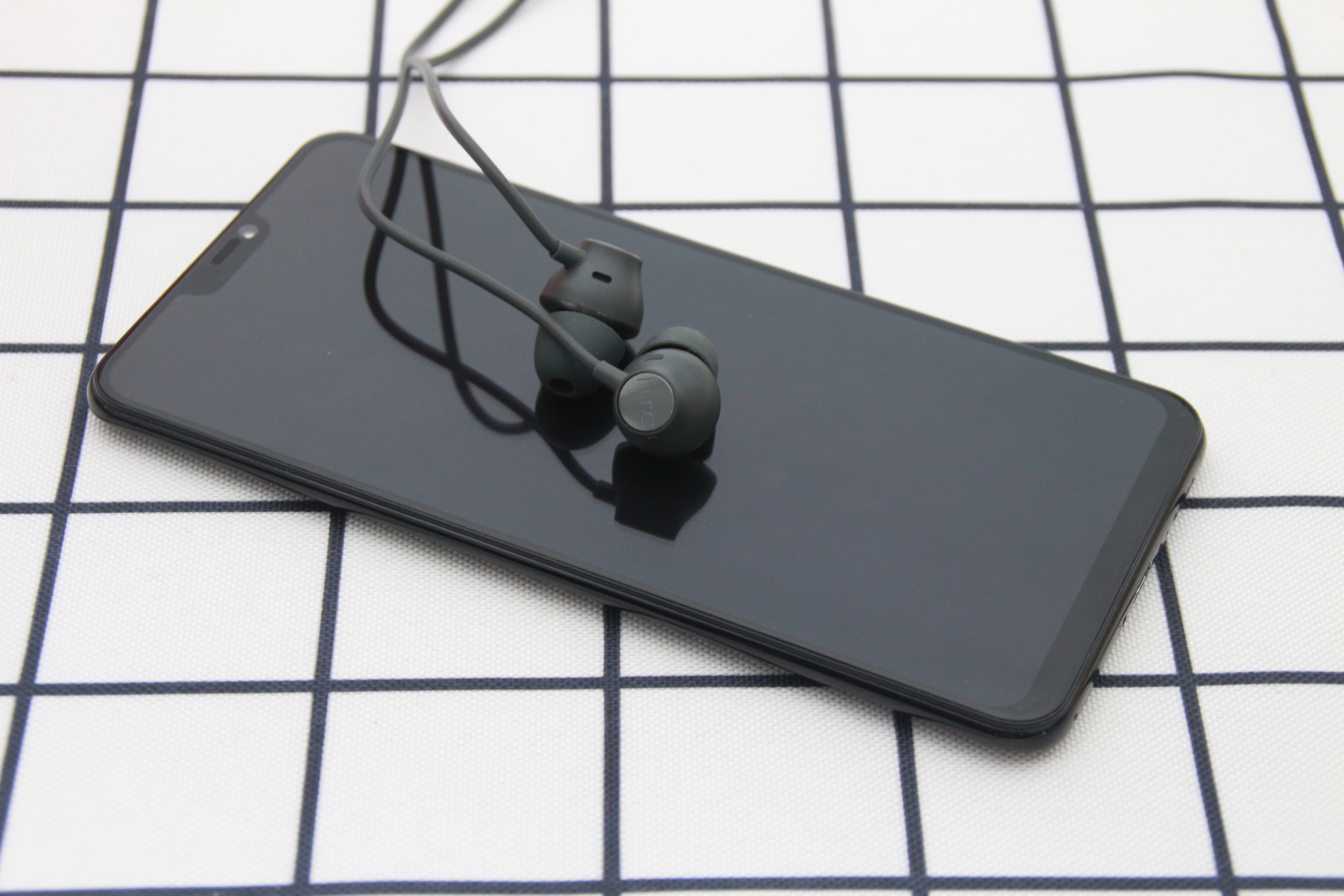 耳机同等价位漫步者还是华为好,有线耳机五百左右价位推荐