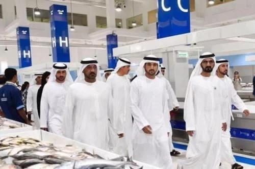 中国游客去迪拜买东西,去迪拜旅游的中国游客