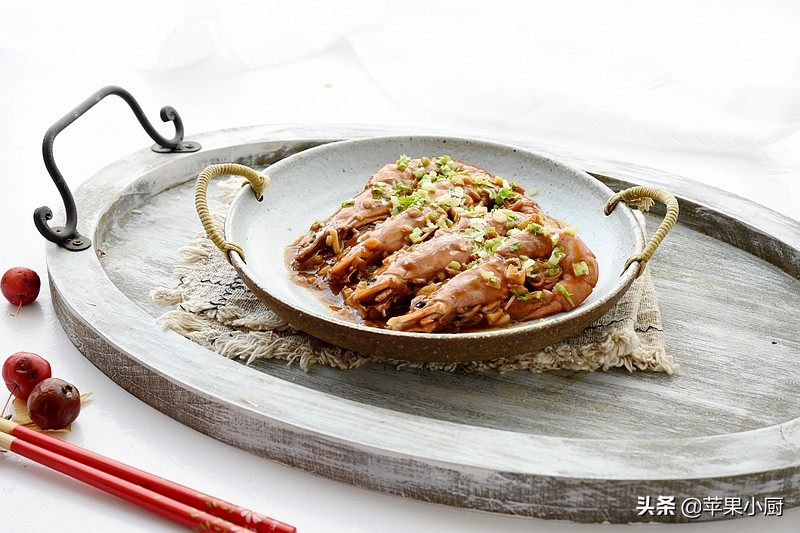 怎么做能使虾肉质鲜嫩,虾怎么做虾头不黑