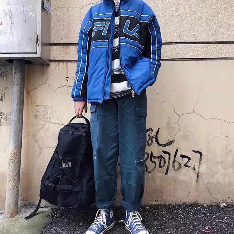 羽绒棉服老是要钻毛,穿衣不踩雷的色彩搭配