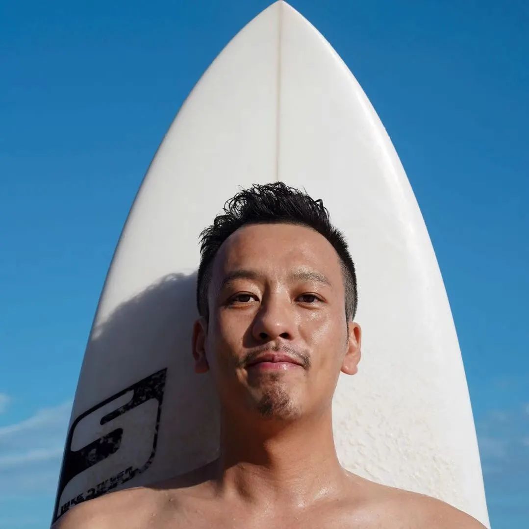 一块板，一群人，一片海，欢迎来到浪人世界