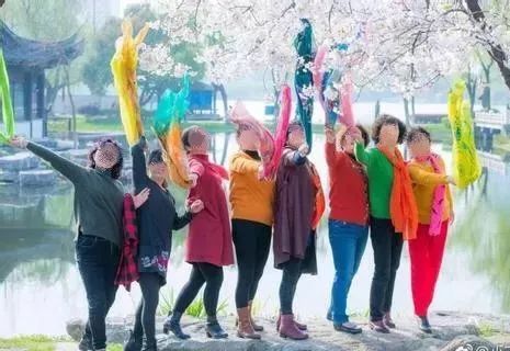 高档丝巾保养方法,大妈丝巾戴法