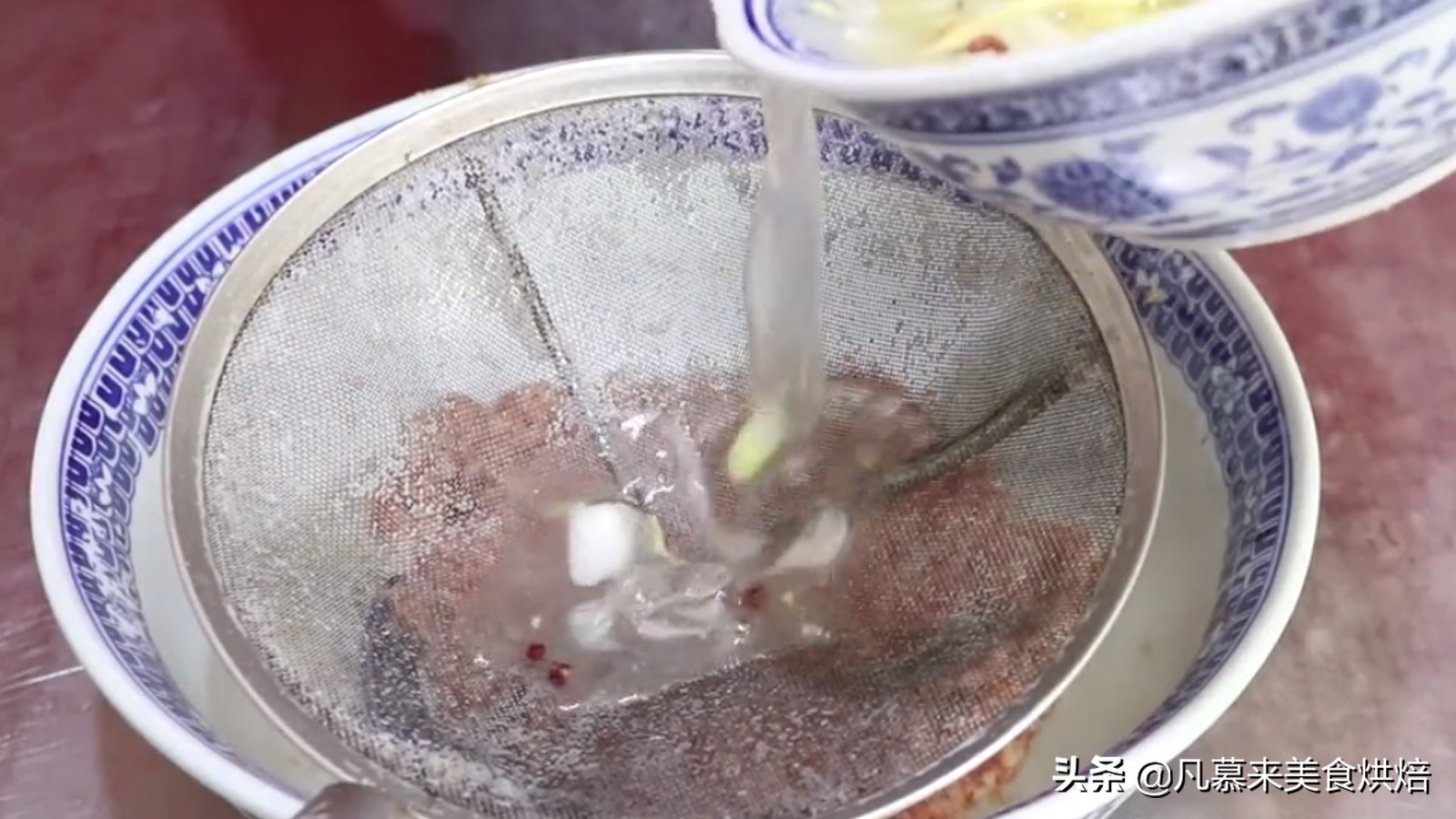 怎样让肉馅更粘稠,怎么让调好的肉馅不发柴