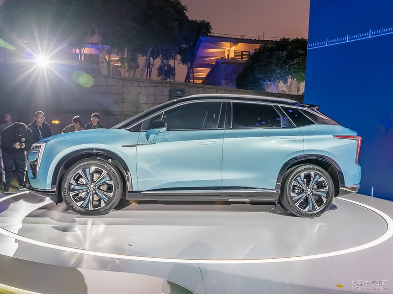 奥迪新a4l2023款,奥迪a3和小鹏p7哪个好