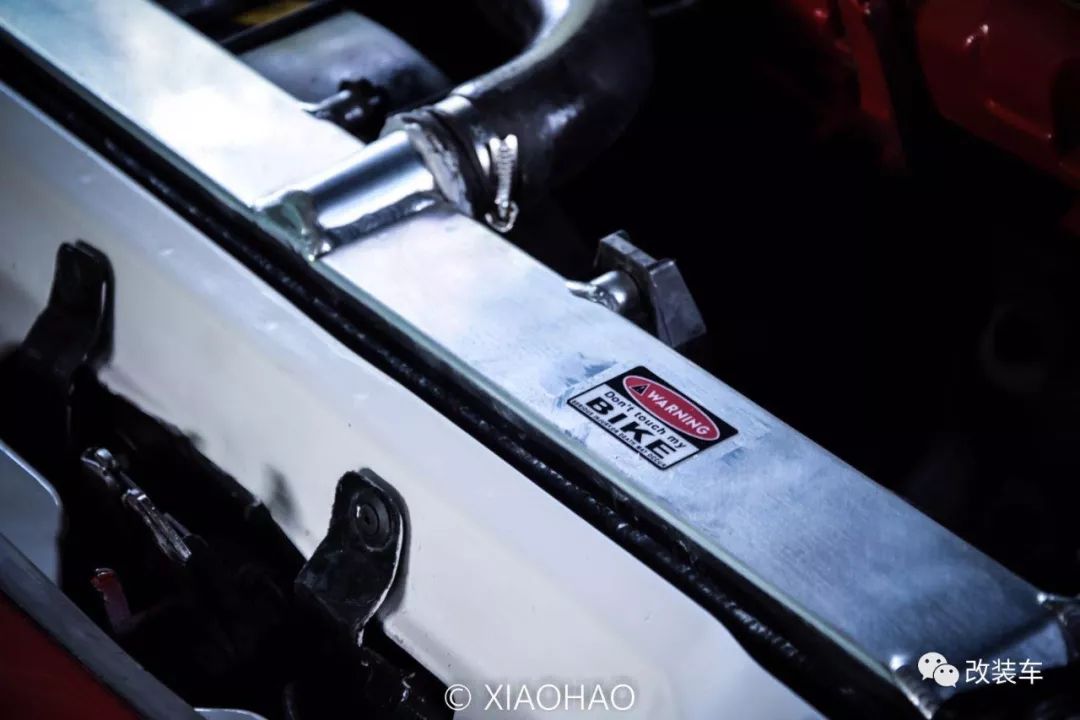 三菱3000gt跑车敞篷版,30万买一台30年前的三菱3000gt