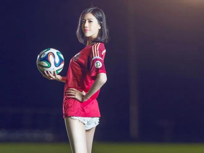 漂亮足球宝贝女生,绿茵场足球宝贝们