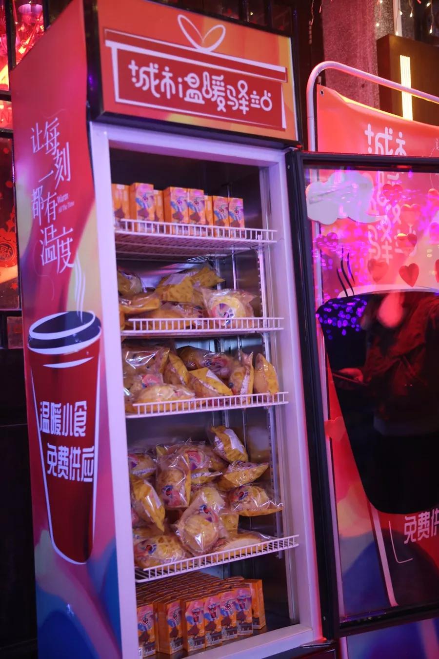 一夜之间，宁波街头突然出现这种柜子！打开一看…温暖无数人