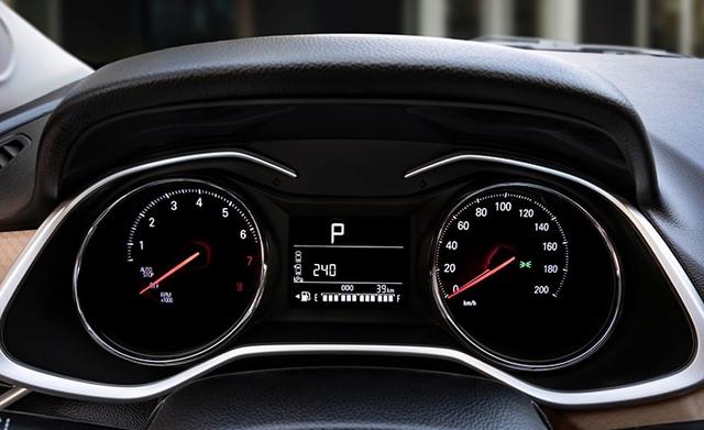 2017科沃兹1.5自动欣享版红色,雪佛兰科沃兹红色