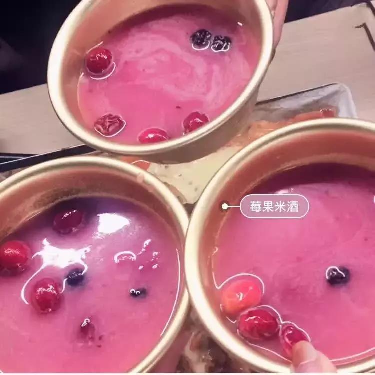 广州爆火的韩国年糕火锅 (韩国美食一条街部队火锅)