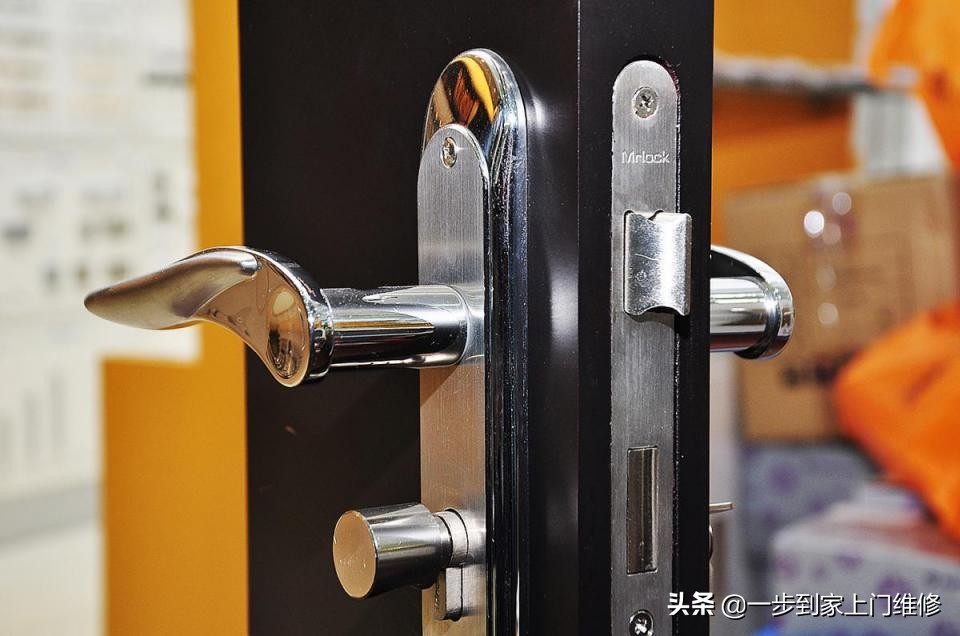 防盗门打不开的原因及解决办法,防盗门打不开怎么解决