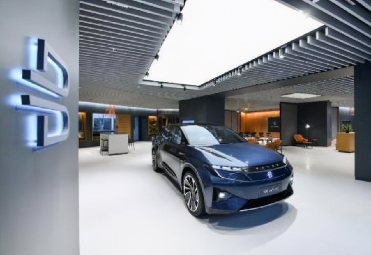 冯长革在拜腾投了多少钱,冯长革让拜腾成为智能汽车