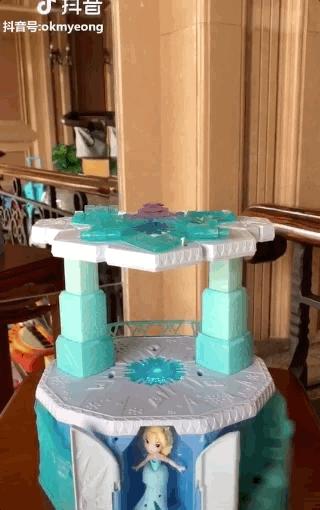 “我，30岁已婚*男猛**，陪女儿看完冰雪奇缘后，怂了”