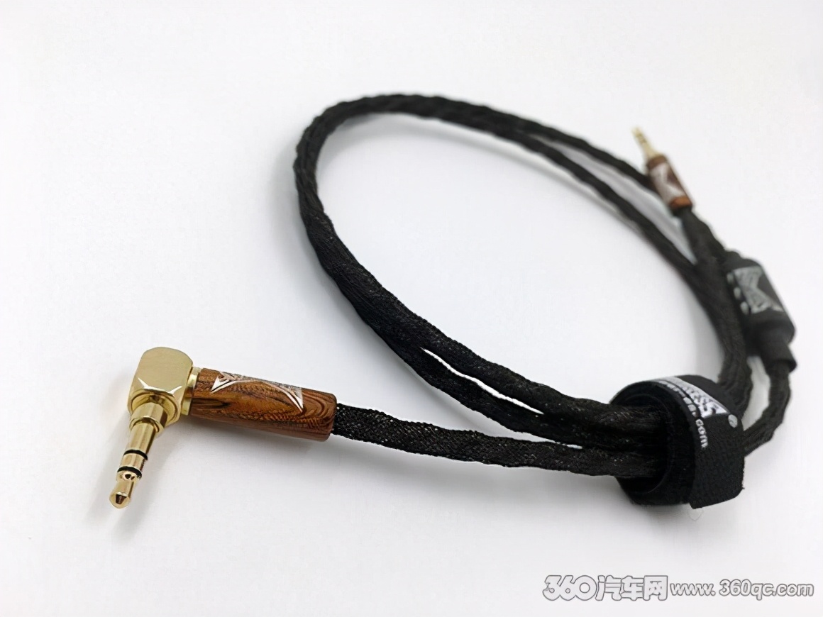 车载靓声时代更需无损传输正力车福AUX线敢当最佳辅助