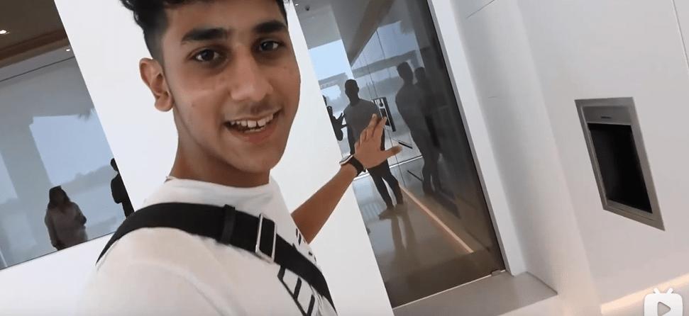 迪拜男子奋斗十年买下劳斯莱斯,迪拜小伙卖掉劳斯莱斯买法拉利