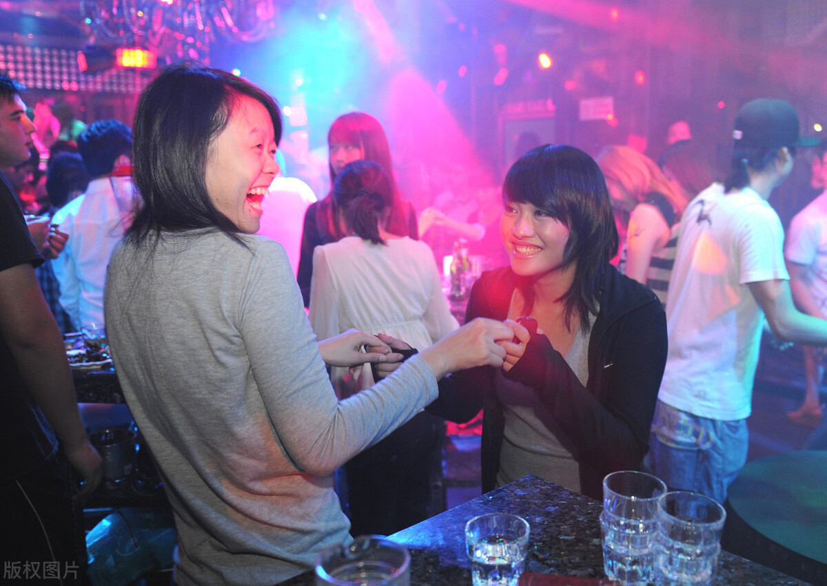 老公是一个高级玩家，整天吃喝玩乐，我能够让他浪子回头吗？