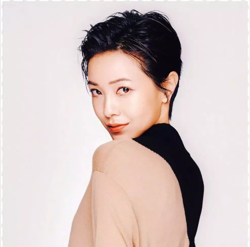 新年发型推荐齐肩发发量多,30-40岁适合发型男士圆脸发质细软