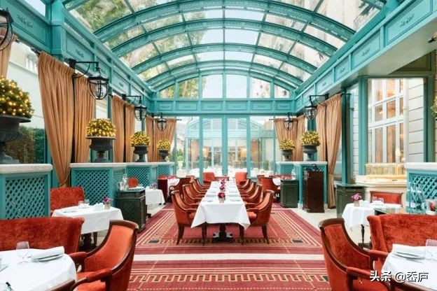 她以咖啡之名，成就了一段时尚传奇