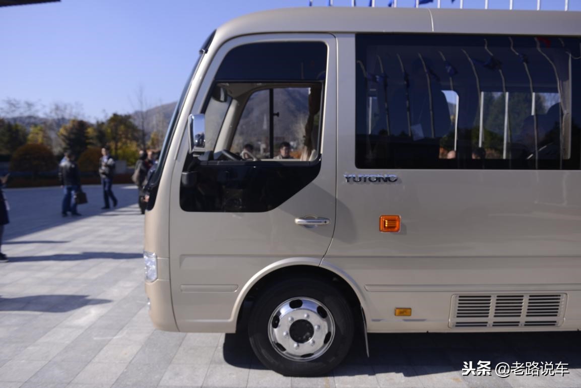 宇通t7汽油版价格表,宇通t72019款3.5t汽油自动旗舰版