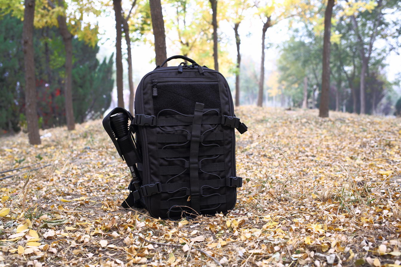 包行天下NITECOREBP25大容量双肩包