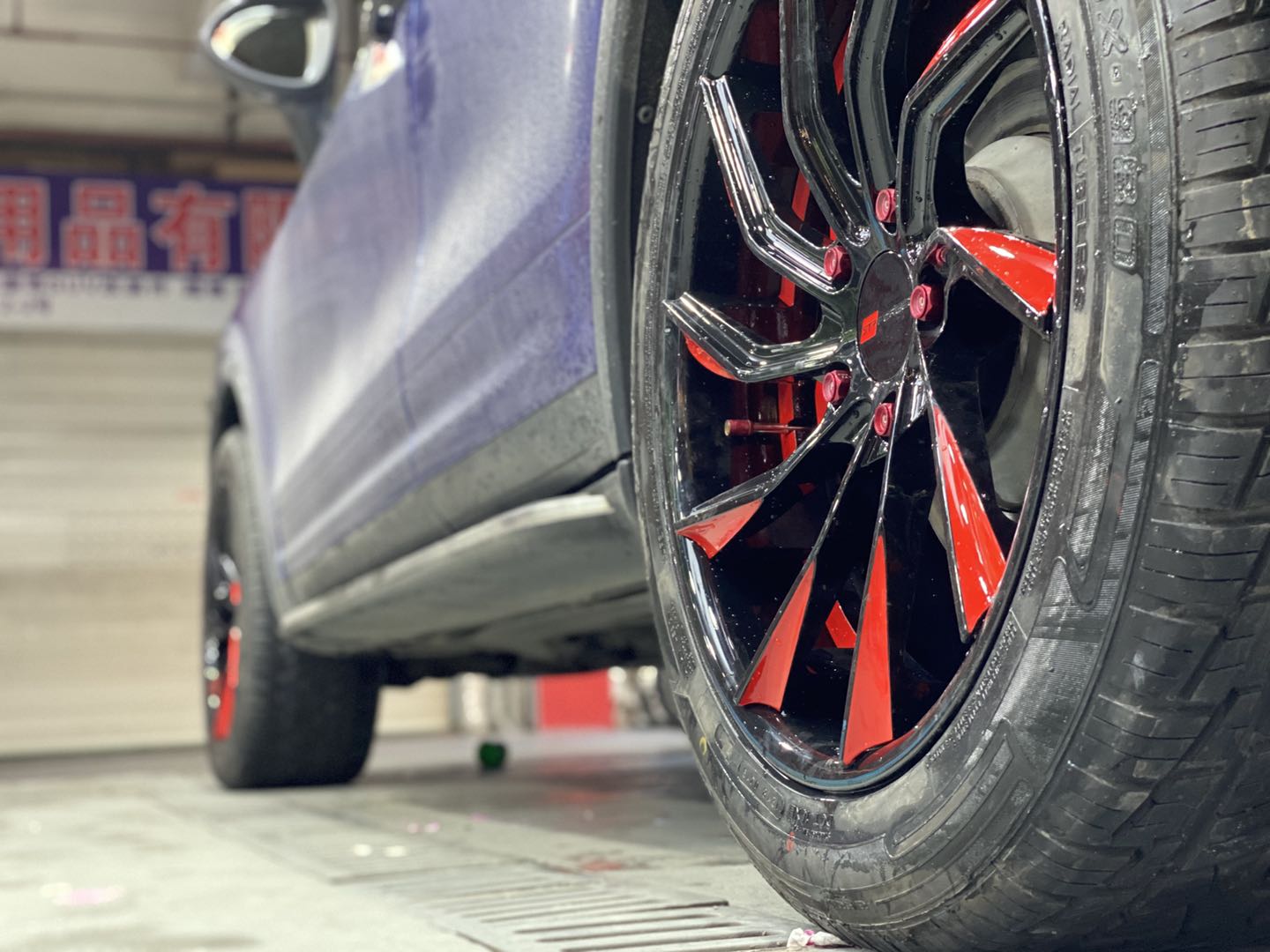 保时捷卡宴换轮毂教程,保时捷卡宴换轮毂要哪种轮胎